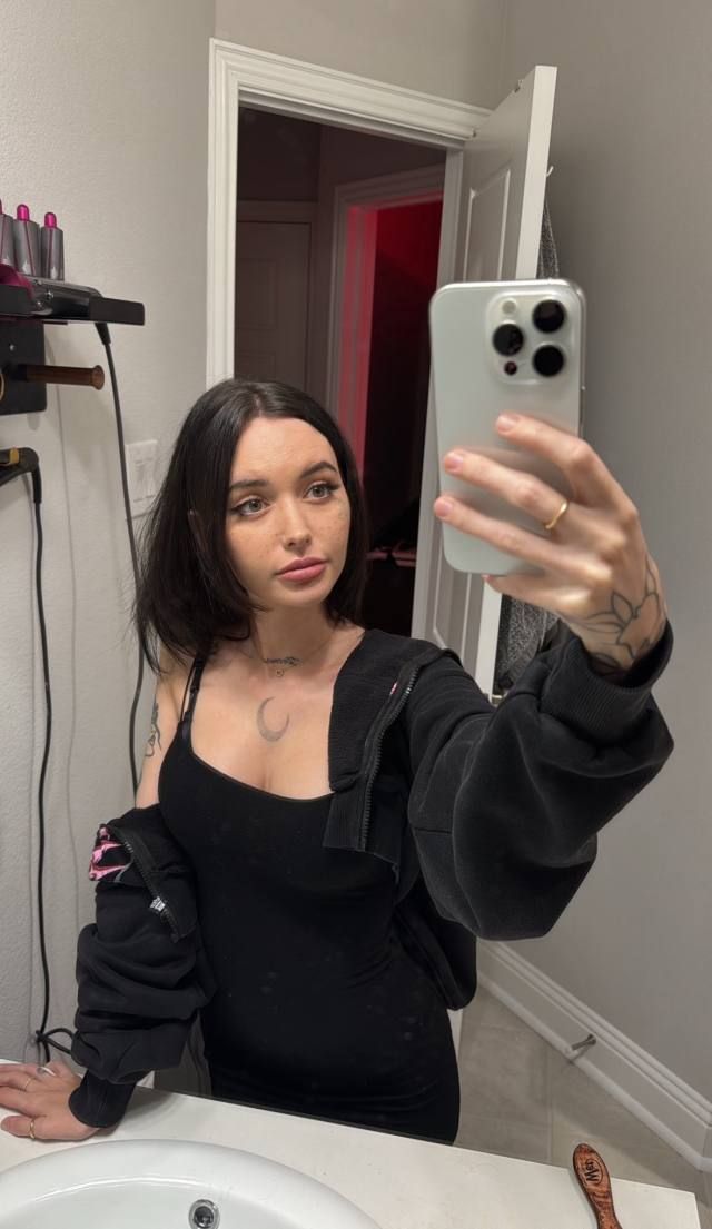 DOWN TO FUCK 🥹💦 - Image 2